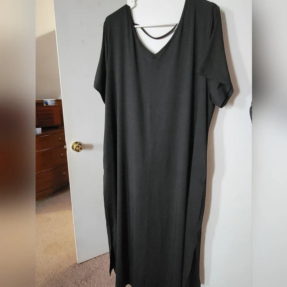 LONG BLACK DRESS - Picture 1 of 5